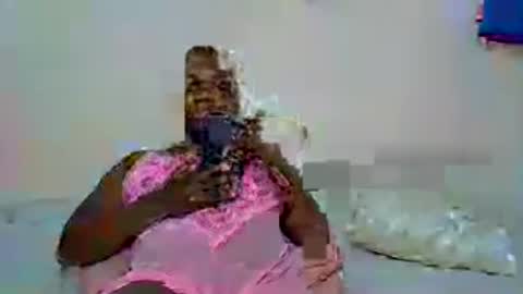 Snapshot of chocolateebonyxo chatting on 08-07-26, 06:21 Chocolate Ebony online show from 08-07-26, 06:21