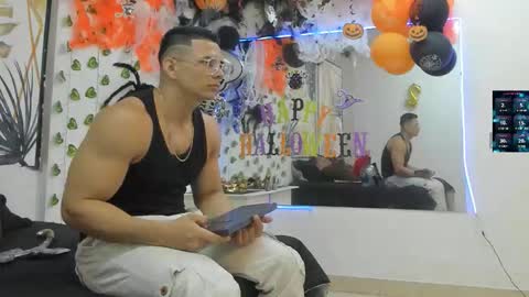 Chorey Thaylor online show from 10-31-25, 01:23