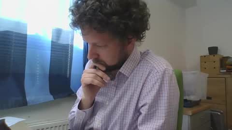 Snapshot of chr35is09 chatting on 03-04-25, 10:46 chr35is09 online show from 03-04-25, 10:46