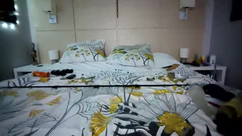 chris179122 online show from 12-21-24, 06:23