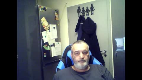 Chris online show from 06-07-26, 01:32