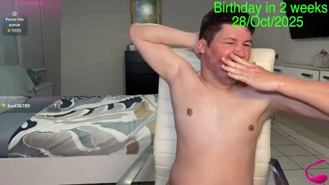 Snapshot of chris___evanss chatting on 10-05-25, 01:04 Chris Evens online show from 10-05-25, 01:04