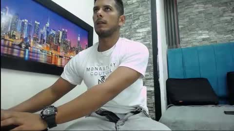 chris_dick2 online show from 03-12-26, 04:51