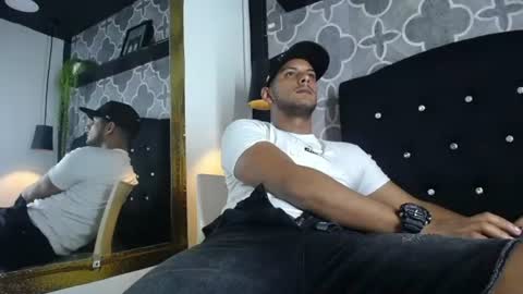chris_dick2 online show from 07-05-26, 04:19
