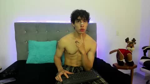 Chris Evans online show from 11-24-25, 11:37