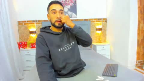 Snapshot of chris_kizz chatting on 12-29-24, 11:18 chris_kizz online show from 12-29-24, 11:18