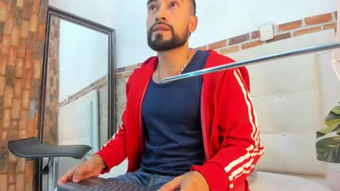 Snapshot of chris_kizz chatting on 12-31-24, 11:20 chris_kizz online show from 12-31-24, 11:20