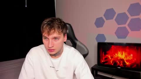 Chris Tyson online show from 10-04-25, 10:02