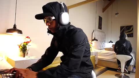 Snapshot of chris_weell chatting on 12-07-24, 02:53 Chris Weell online show from 12-07-24, 02:53