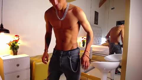 Snapshot of chris_weell chatting on 12-07-24, 08:49 Chris Weell online show from 12-07-24, 08:49