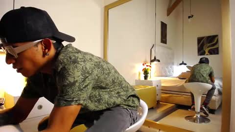 Snapshot of chris_weell chatting on 12-08-24, 03:00 Chris Weell online show from 12-08-24, 03:00