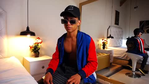 Snapshot of chris_weell chatting on 12-16-24, 02:36 Chris Weell online show from 12-16-24, 02:36