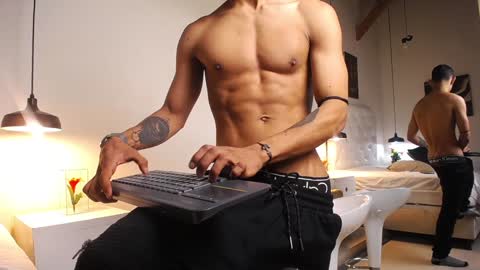 Snapshot of chris_weell chatting on 01-10-25, 08:37 Chris Weell online show from 01-10-25, 08:37