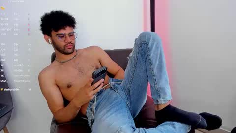 Im Chirs IM MODEL INDEPENDT online show from 01-13-26, 06:13