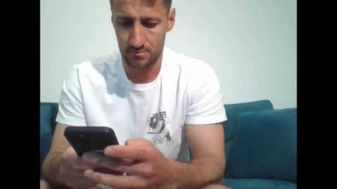 Snapshot of chrisaron chatting on 04-17-26, 04:15 chrisaron online show from 04-17-26, 04:15