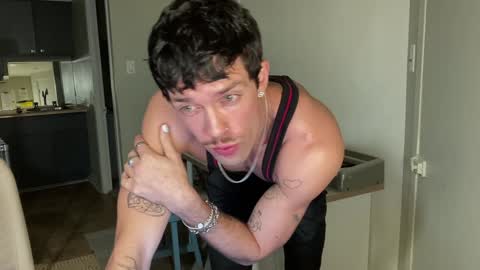 Content creator  artist online show from 01-03-25, 07:38