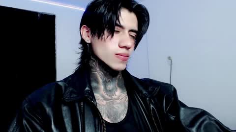 Snapshot of chriss_opp chatting on 02-06-25, 01:43 CHRIS INDEPENT MODEL online show from 02-06-25, 01:43