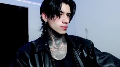 Snapshot of chriss_opp chatting on 02-13-25, 08:06 CHRIS INDEPENT MODEL online show from 02-13-25, 08:06