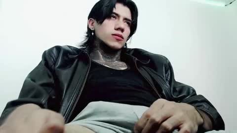 Snapshot of chriss_opp chatting on 03-10-25, 08:23 CHRIS INDEPENT MODEL online show from 03-10-25, 08:23