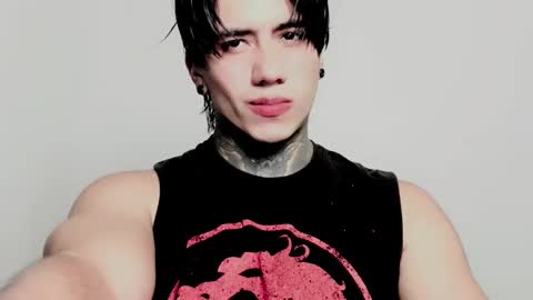 CHRIS  INDEPENT MODEL online show from 01-12-26, 01:00