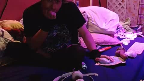 ChrisstyAnneCD online show from 10-01-25, 11:00