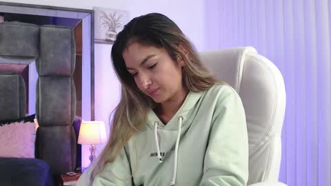 Snapshot of christaly_1 chatting on 12-11-24, 04:28 Christal online show from 12-11-24, 04:28