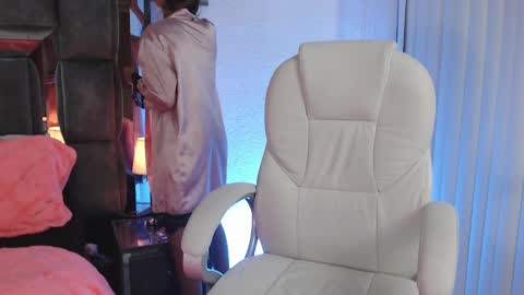Snapshot of christaly_1 chatting on 03-07-25, 03:40 Christal online show from 03-07-25, 03:40