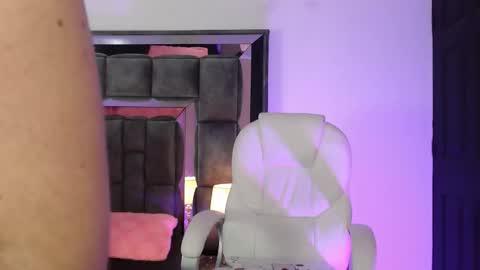 Snapshot of christaly_1 chatting on 09-30-25, 05:56 Christal online show from 09-30-25, 05:56