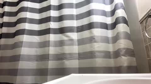 Snapshot of christian_autumn420 chatting on 04-08-26, 12:27 Tip me online show from 04-08-26, 12:27