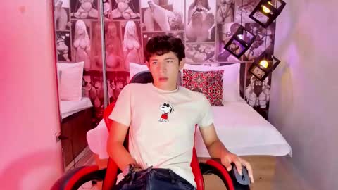 Snapshot of christian_foxx chatting on 02-24-26, 02:04 Christian online show from 02-24-26, 02:04