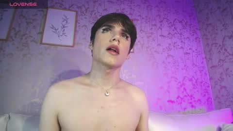 Snapshot of christianm_18 chatting on 03-03-25, 11:22 Chris online show from 03-03-25, 11:22