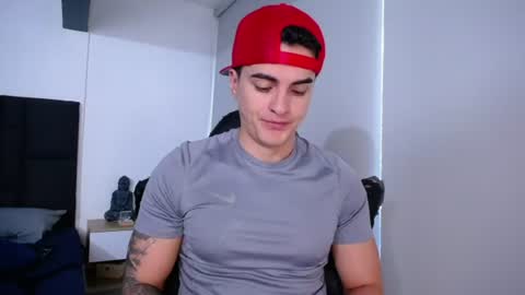 Snapshot of christianvalenzia chatting on 07-11-26, 01:36 Christian online show from 07-11-26, 01:36