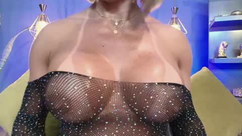 Snapshot of christiekroes chatting on 05-03-26, 12:16 Christiekroes online show from 05-03-26, 12:16