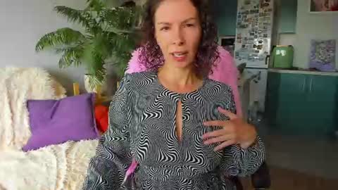 Snapshot of christina_hot chatting on 06-29-26, 12:05 Chris online show from 06-29-26, 12:05