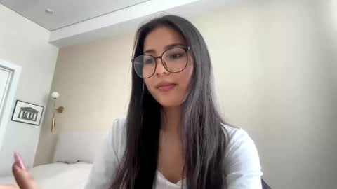 Snapshot of christinebrillhart chatting on 02-27-26, 06:24 Bella online show from 02-27-26, 06:24