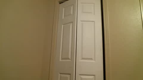 Snapshot of christophe_throbin chatting on 01-01-25, 12:53 christophe_throbin online show from 01-01-25, 12:53