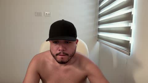 Snapshot of christopherdav chatting on 01-12-25, 10:22 Chris online show from 01-12-25, 10:22