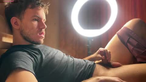 Christopher online show from 04-17-26, 04:15