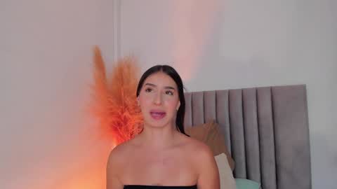 Snapshot of christy_seaa chatting on 01-28-25, 06:28 Christy online show from 01-28-25, 06:28