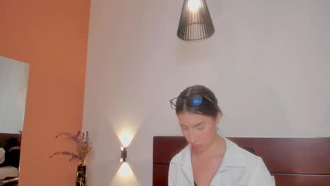 Snapshot of christy_seaa chatting on 02-13-25, 06:27 Christy online show from 02-13-25, 06:27
