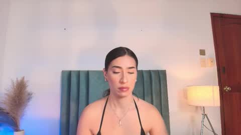 Snapshot of christy_seaa chatting on 09-10-25, 06:52 Christy online show from 09-10-25, 06:52