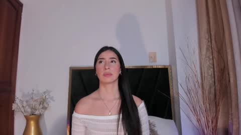Snapshot of christy_seaa chatting on 09-22-25, 06:32 Christy online show from 09-22-25, 06:32