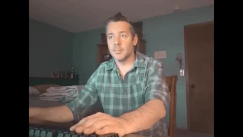 chrisw8121 online show from 04-17-26, 09:29