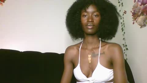 Snapshot of chroe22 chatting on 02-18-26, 09:33 chroe22 online show from 02-18-26, 09:33