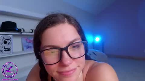 Snapshot of chroniclove chatting on 06-19-26, 01:10 Marley online show from 06-19-26, 01:10