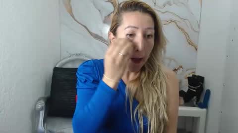 chrystal hotty online show from 09-21-25, 01:02