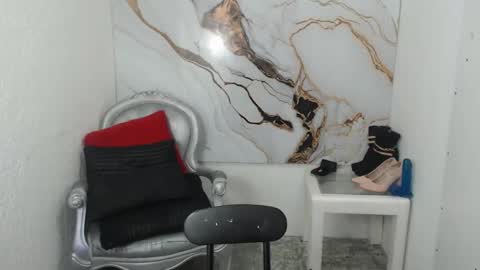 chrystal hotty online show from 09-26-25, 10:03