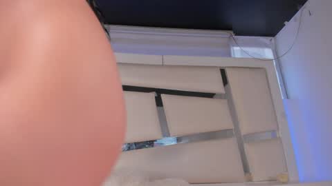 Snapshot of chrystal_jade chatting on 05-02-26, 12:54 instagram chrystaljade.1 online show from 05-02-26, 12:54