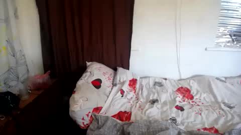 Snapshot of chrystalbella chatting on 06-11-26, 02:37 Diana online show from 06-11-26, 02:37