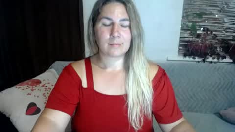 Snapshot of chrystalbella chatting on 07-09-26, 06:23 Diana online show from 07-09-26, 06:23